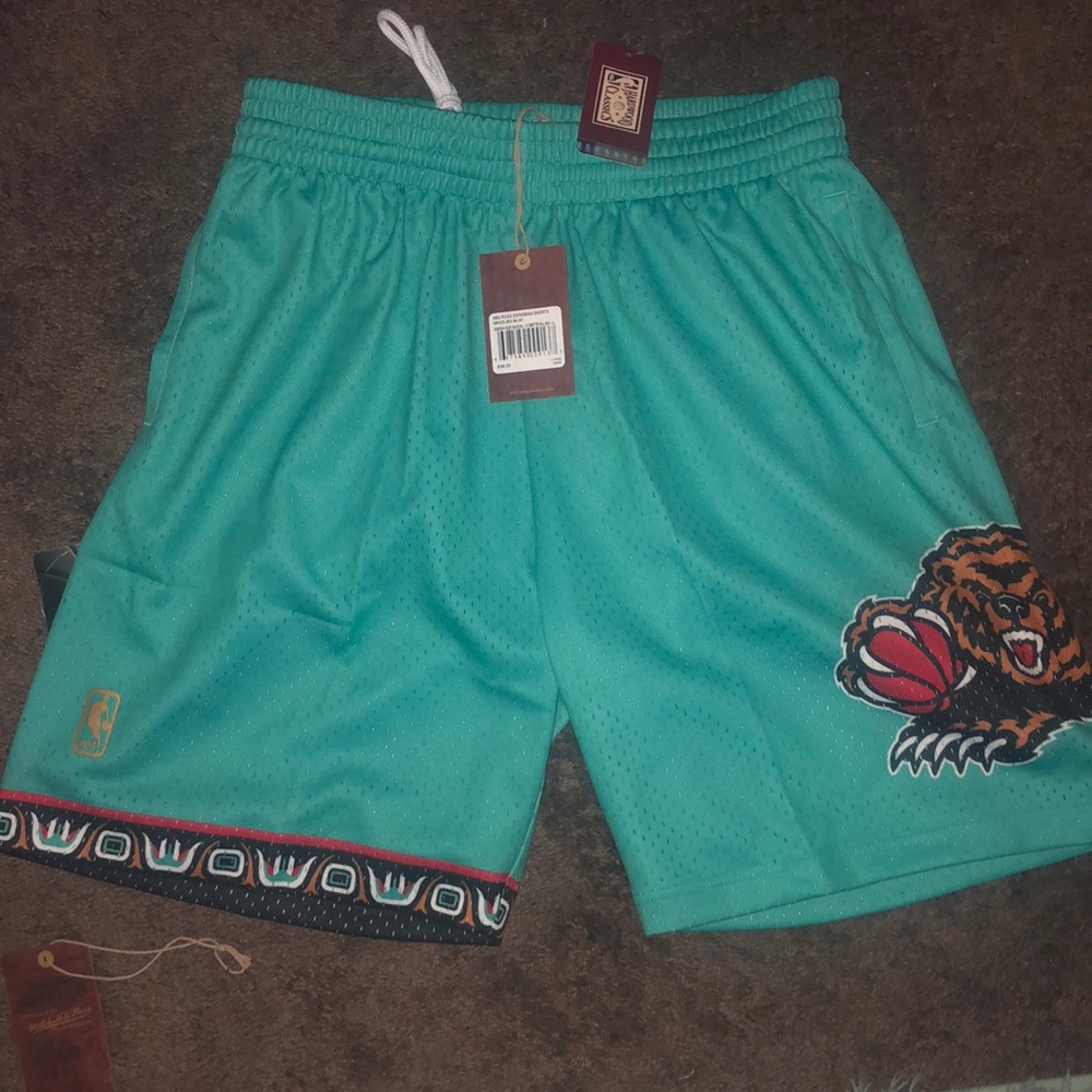 Grizzly Mitchell and ness shorts
